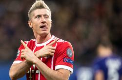 全锦赛战况：俄克拉荷马城雷霆防线稳固，洛杉矶湖人进攻受阻，莱万成最佳(巴萨进攻核心是亚马尔还是莱万)